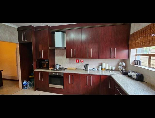 4 BEDROOM HOUSE FOR SALE IN DANVILLE